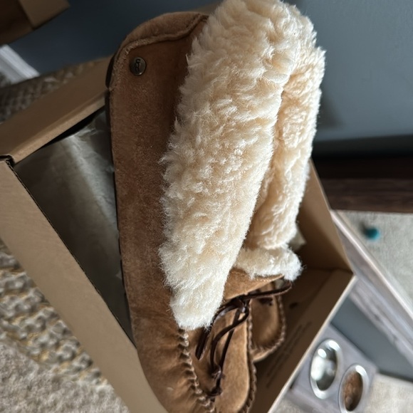 UGG Alena slipper no longer in stock women’s 10 - Picture 5 of 6